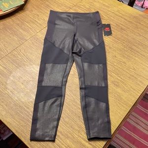 New balance fitted multi textured leggings size M